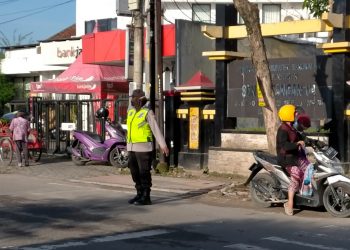 Personel Polwan Bangkalan selalu siap menjadi yang terdepan dalam memberikan kualitas dan pelayanan terbaik kepada masyarakat