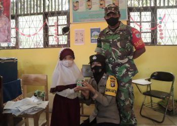 Polwan Bhabinkamtibmas dan Babinsa Lakukan Monitoring Vaksin Di Madrasah