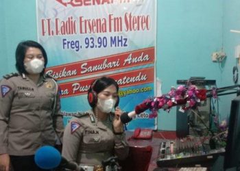 Polwan Imbau Masyarakat Sadar Keselamatan Berkendara Lewat Radio