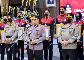 Penghargaan Bagi Anggota Polri Berprestasi di Sea Games Vietnam