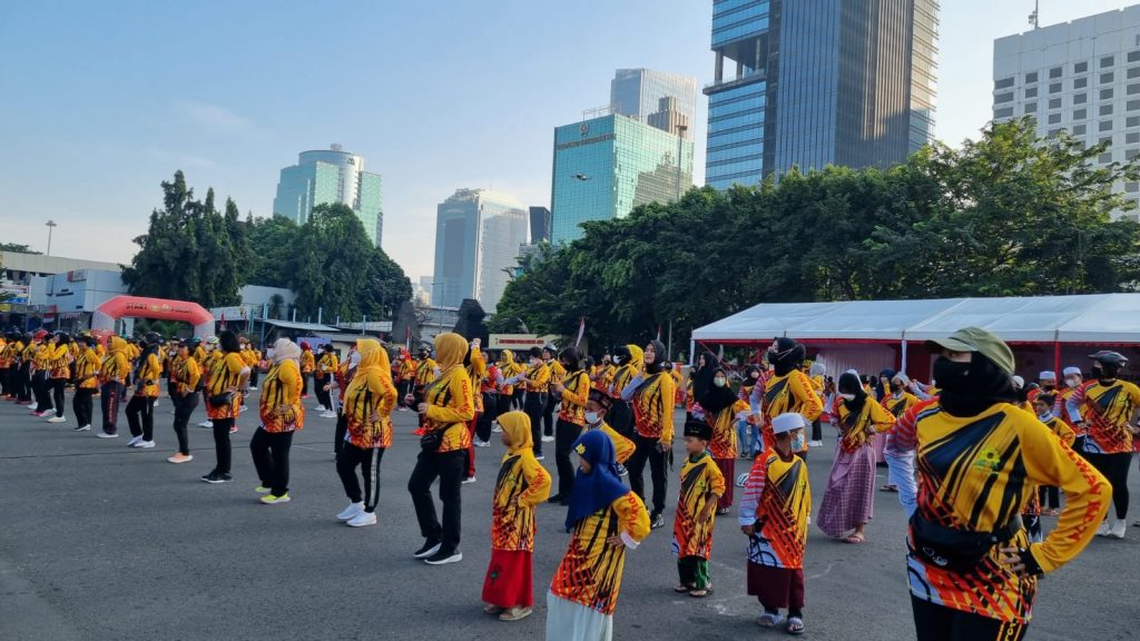 Polwan Olahraga Bersama Anak Yatim Piatu Jelang Hari Jadi Polwan Ke-74