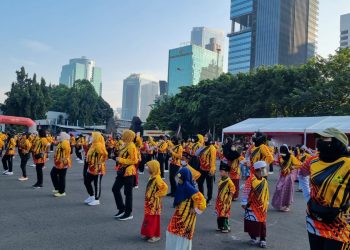 Polwan Olahraga Bersama Anak Yatim Piatu Jelang Hari Jadi Polwan Ke-74