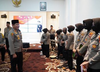 Kepiawaian Polwan Polres Ponorogo Bermain Hadroh