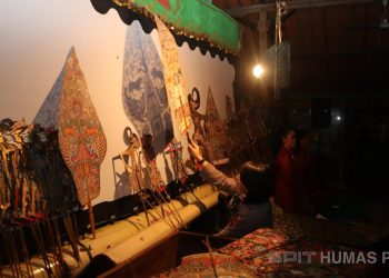 Moment AKBP Yolanda Jadi Dalang Wayang Kulit Padat yang Ke-289