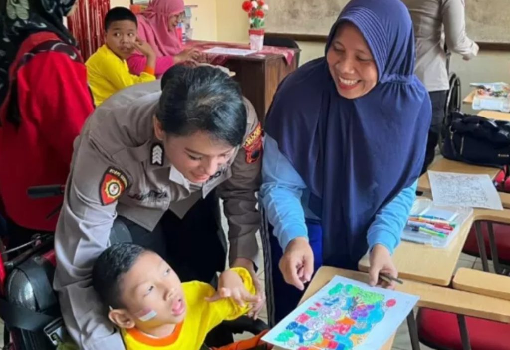 bakti sosial Polwan Polres Jepara