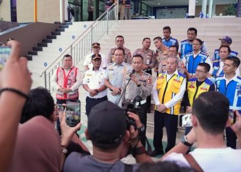 Kakorlantas Polri Irjen Pol Aan Suhanan, bersama tim survei, melanjutkan pengecekan kesiapan jalur tol dari Pos Cikopo, Purwakarta, Jawa Barat, menuju GT Kalikangkung, Jawa Tengah pada Kamis (28/11/2024).