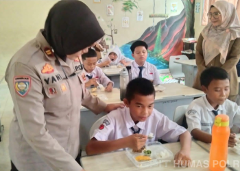 program pembagian makanan bergizi di Palembang