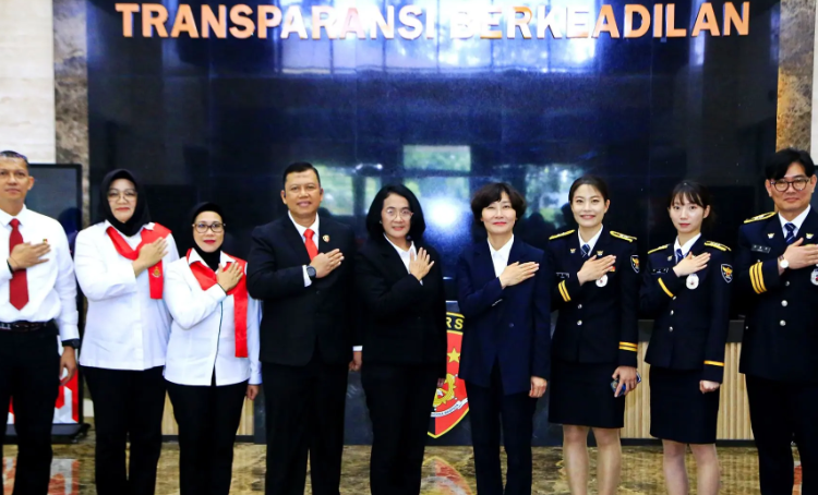 program kampanye Rise and Speak Indonesia untuk perlindungan perempuan dan anak