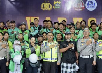 Kakorlantas Polri Ajak Ojol dan Pecalang Jadi Pelopor Keselamatan Lalu Lintas di Bali