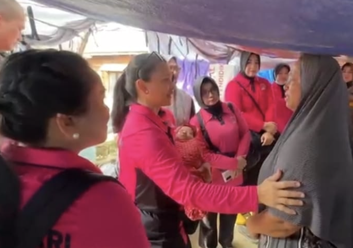 Kapolri dan Juliati Sigit Prabowo kunjungi posko pengungsian Aceh Tamiang