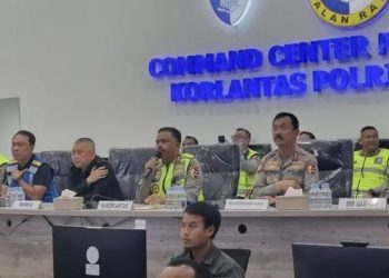 Kakorlantas Polri Irjen Agus Suryonugroho bersama Menhub Dudy Purwagandhi dan Kakorsabhara Mulia Hasadungan Ritonga 1