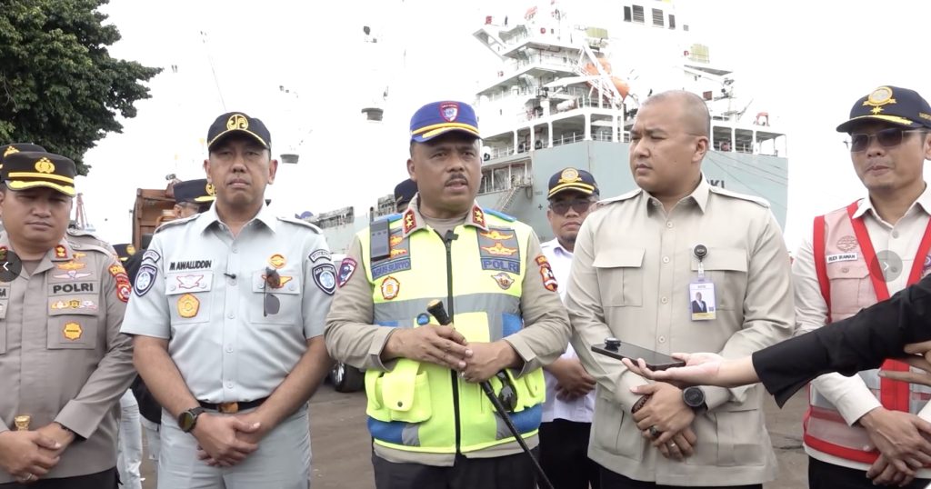 Kakorlantas Polri Irjen Pol. Drs. Agus Suryonugroho, S.H., M.Hum. bersama stakeholder terkait meninjau kesiapan sejumlah pelabuhan penyeberangan di Lampung menjelang Operasi Ketupat 2026 pada Kamis (26/2/2026)