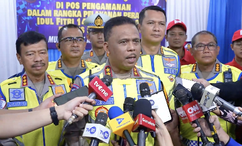 Kepala Korps Lalu Lintas (Kakorlantas) Polri, Irjen Pol. Drs. Agus Suryonugroho, S.H., M.Hum., melakukan pengecekan langsung di Pos Terpadu Kartosuro