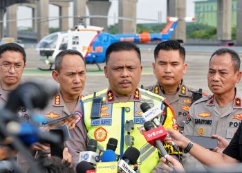 Kakorlantas Polir Irjen Agus Suryonugroho di Command Center Korlantas Polri Km 29 Tol Cikampek