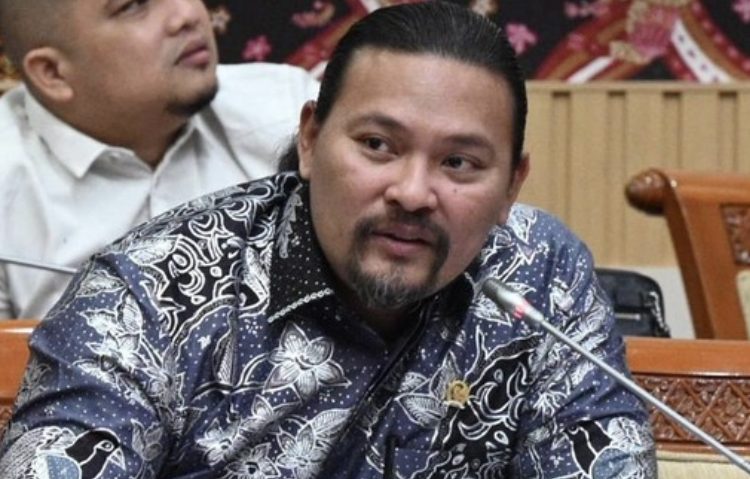 Komisi III DPR RI Martin Tumbelaka