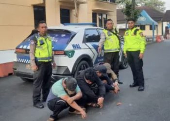 PJR Korlantas Polri Ringkus 4 Spesialis Pencuri Ban Truk di Tol Tangerang-Merak