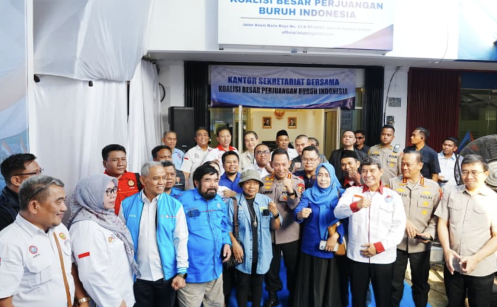 Desk Ketenagakerjaan solusi persoalan buruh